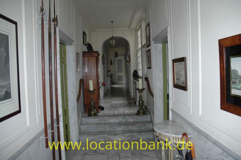 corridor oder marble hall