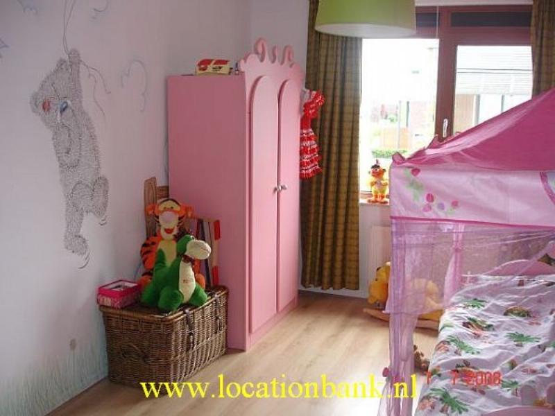 pink KidsZimmer nursery